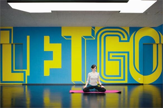 ���ݽ������ı�ʶ����ϵͳ�첩�����й����ٷ���վ